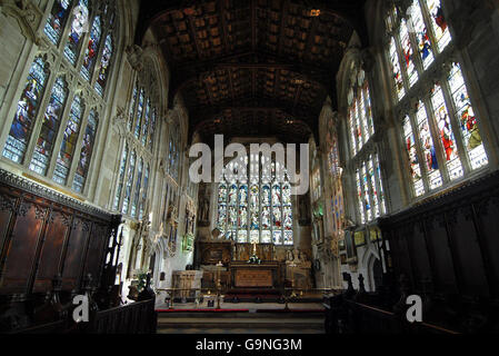 Ein allgemeiner Blick auf das Innere der Holy Trinity Church in Stratford-upon-Avon, wo William Shakespeare verehrt und begraben wird, die dringend Reparaturen im Wert von bis zu einer Million Pfund benötigt. Stockfoto