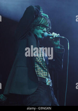 Jarvis Cocker tritt im Roundhouse, Chalk Farm, im Norden Londons, auf. Stockfoto