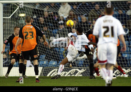 Fußball - Coca-Cola Football League Two - Milton Keynes Dons V Barnet - The National Hockey Stadium Stockfoto