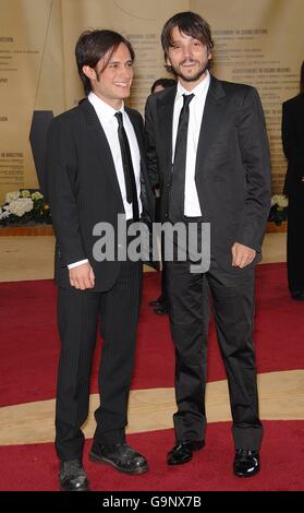 (l-r) Gael Garcia Bernal und Diego Luna kommen zu den 79. Academy Awards im Kodak Theatre, Los Angeles. Stockfoto