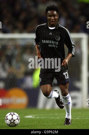 Fußball - UEFA Champions League - erste Ausscheidungsrunde - erste Etappe - FC Porto gegen Chelsea - Dragao Stadium. John Mikel, Chelsea Stockfoto