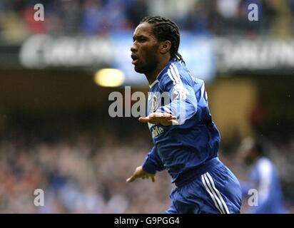 Fußball - Carling Cup - Finale - Chelsea / Arsenal - Millennium Stadium. Chelsea's Didier Drogba feiert den Ausgleich Stockfoto