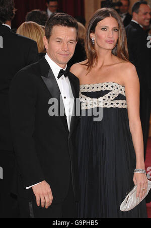 Mark Wahlberg und Rhea Durham kommen für die 79. Academy Awards (Oscars) im Kodak Theatre, Los Angeles. Stockfoto