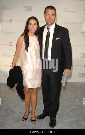 Chris O'Donnell und seine Frau Caroline Fentress kommen zur jährlichen Elton John Party im Pacific Design Center an. Stockfoto