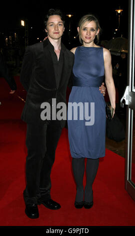 James McAvoy und seine Frau Anne Marie Duff kommen zur Premiere von Becoming Jane am Leicester Square in London. Stockfoto