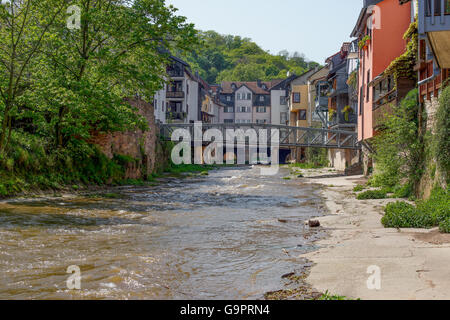 Creek-Mündung des Ellerbach und Blick von der alten Stadt Bad Kreuznach Deutschland Rheinland-Pfalz Stockfoto