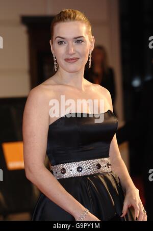 Kate Winslet kommt für die Orange British Academy Film Awards (BAFTAs) 2007 im Royal Opera House in Covent Garden, im Zentrum von London. Stockfoto