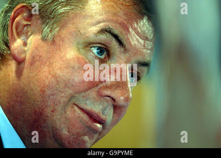 England Vorsitzender der Auswahlen David Graveney während der England World Cup Kader Ankündigung auf dem Brit Oval in Kennington, London. Stockfoto