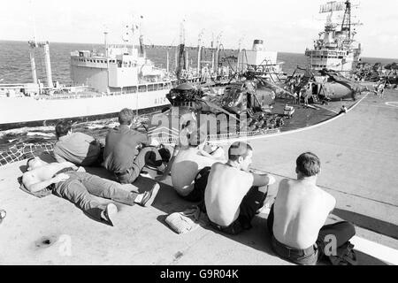 Falkland-Krieg - Marines entspannend Stockfoto