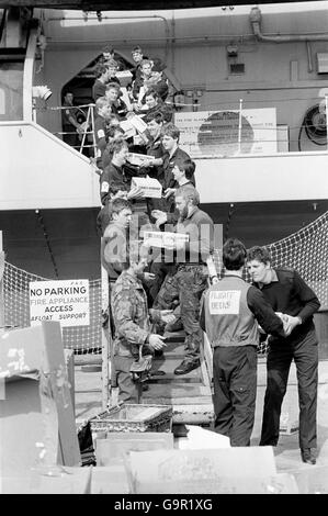 Falkland-Krieg - HMS Hermes Stockfoto