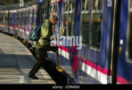 Bahn-Chaos als Signal Mitarbeiter gehen Stockfoto