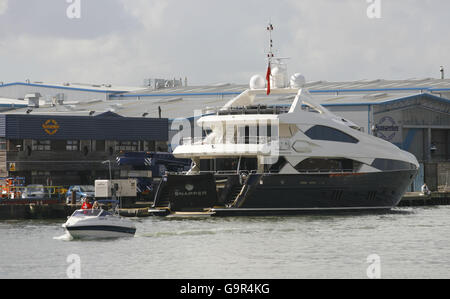 Allgemeine Ansicht des Hofes in Poole, Dorset, wo Luxusyachten von der lokalen Firma Sunseeker hergestellt werden. DRÜCKEN SIE VERBANDSFOTO. Bilddatum: Mittwoch, 7. März 2007. Bildnachweis sollte lauten: Chris Ison/PA Wire. Stockfoto