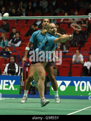 Badminton - Yonex All England Open Championships 2007 - National Indoor Arena. Nathan Robertson und Gail EMMs aus England Stockfoto