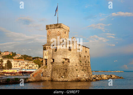 Burg, 1551, Hafen von Rapallo, Provinz Genua, Ligurien, Italien Stockfoto