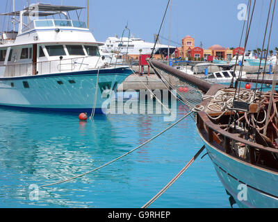 Yacht, Yachten, Segelschiff, Schiff, Hafen, Yachthafen, Hurghada, Ägypten Stockfoto