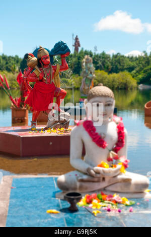 Hanuman und Vishnu, Buddha, Heilige Hindu See Ganga Talao, Grand Bassin, Mauritius, Afrika, Indischer Ozean / Ganga Talao Stockfoto