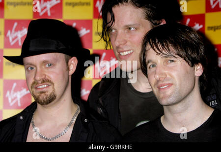 Ash Perfrom bei einer Autogrammstunde bei Virgin Megastores im Zentrum von London. Stockfoto