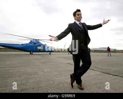 Ray Quinn kommt per Hubschrauber - Liverpool Stockfoto