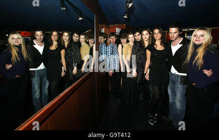 Junge Nachwuchstalente (L-R) Luke Treadaway, Emilie Dequenne, Lucy Russell, Georges Babluani, Amira Casar, Joana Preiss, Tom Riley und Sara Forestier bei der „A Rendez-Vous with French Cinema“, einem Showcase aufstrebender französischer Schauspieltalente, auf dem Curzon Mayfair im Zentrum von London. Stockfoto