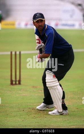 Cricket - Cricinfo County Championship Division One - Surrey V Somerset - Netze. Nadeem Shahid, Surrey Stockfoto