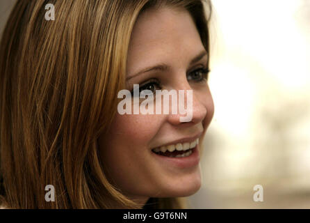 Mischa Barton besucht eine Fotocall, um Keds Sneakers zu promoten, im Berkeley Hotel im Zentrum von London. Stockfoto