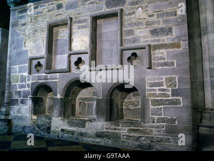 Nordwand des St Davids Schrein auf der N-Seite der Pfarrhaus der St. David's Kathedrale. Stockfoto