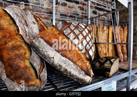 Tradition Brot in einer französischen Bäckerei, Paris 20., Paris Stockfoto