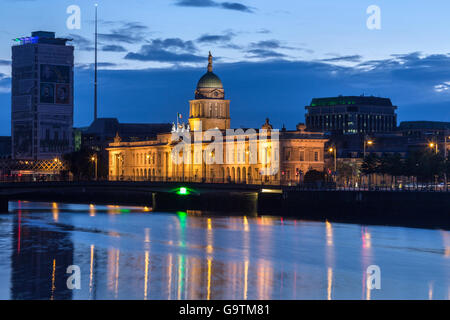 Customs House in Dublin, Irland. Die Skyline von Dublin in der Nähe von Custom House Stockfoto