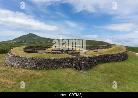 Leacanabuile Stone Fort in der Nähe von Cahirsiveen im Südwesten Irlands. Das Steinkastell oder Cashel entstand im 9. oder 10. Jahrhundert eine Stockfoto