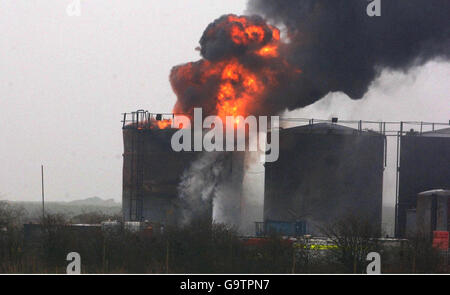 Öl Tank Feuer in Kent Stockfoto