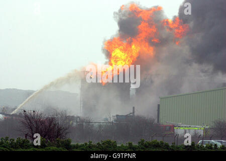 Öl Tank Feuer in Kent Stockfoto