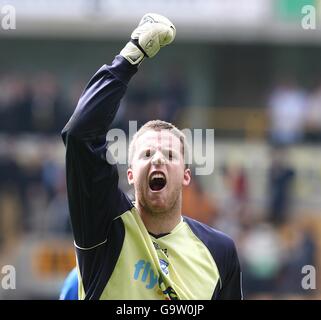 Fußball - Coca-Cola Football League Championship - Wolverhampton Wanderers gegen Birmingham City - Molineux. Colin Doyle von Birmingham City feiert seine Strafraumsparzeit in letzter Minute. Stockfoto