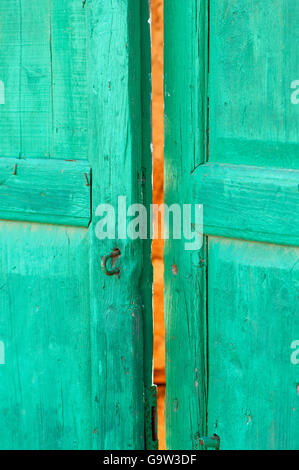 Alte grüne Türen Stockfoto