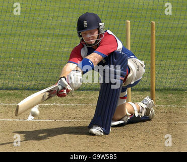 Cricket - ICC Cricket World Cup 2007 - England Nets Practice - Antigua. Englands Ian Bell während einer Nets-Trainingseinheit auf dem Antigua Recreation Ground, St. John's, Antigua. Stockfoto