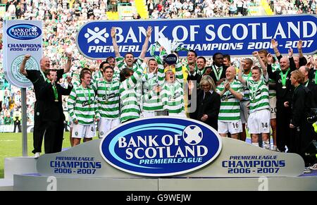 Fußball - Bank of Scotland Premier League - keltische V Heart of Midlothian - Celtic Park Stockfoto