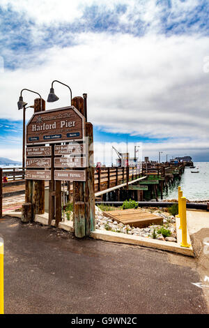 Segelboote, Strand und Piers Avila Beach Kalifornien entlang der Küste Stockfoto