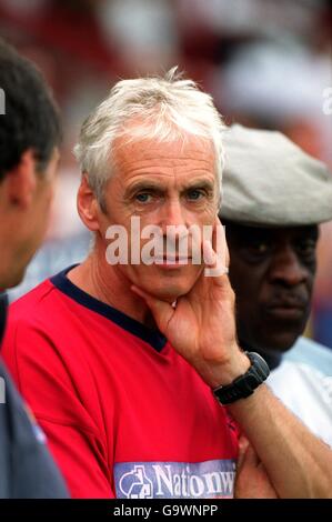 Fußball - freundlich - Stevenage Borough V West Ham United. Paul Fairclough, Manager Stevenage Borough Stockfoto