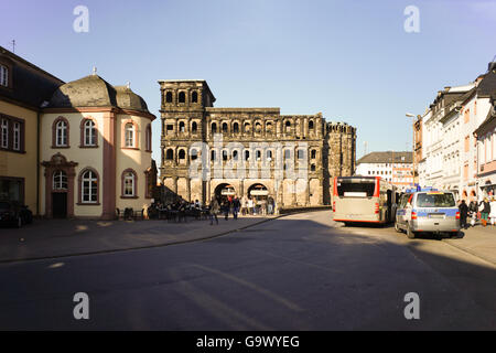 Der Roman-Gate "Porta Nigra" ist das am besten erhaltene römische Gebäude nördlich der Alpen. Stockfoto