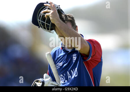 England Kapitän Michael Vaughan nach seiner Entlassung während der ICC Cricket World Cup 2007 Spiel im Beausejour Stadium, Gros Islet, St. Lucia Stockfoto