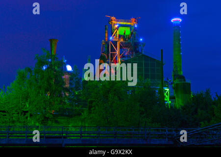 Landschaftspark Duisburg, verlassenen Stahlwerk, Freilichtmuseum, Licht-Show von Jonathan Park, Duisburg, Nord Rhein Westfalen, Deutschland, Europa Stockfoto