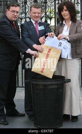 Ahern Slams Unwuchten Wahlberichterstattung Stockfoto