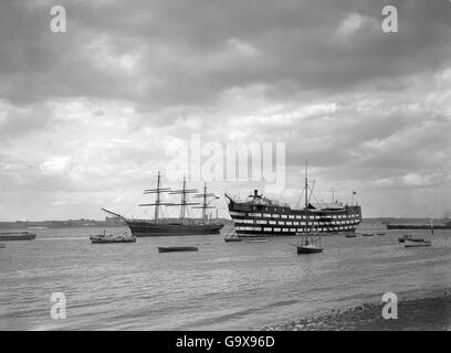 HERZ DER EICHE SIND UNSERE SCHIFFE Stockfoto