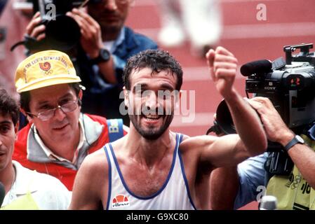 Der Italiener Gelino Bordin feiert seinen Gold-Marathon-Medaillengewinn Stockfoto