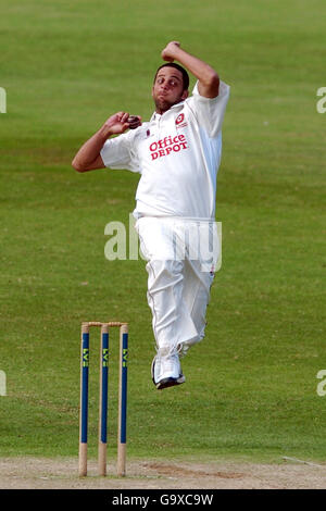 Northamptonshire's Johannes van der Wath in Aktion während des Liverpool Victoria County Championship Division Two Match auf dem County Cricket Ground, Wantage Road, Northampton Stockfoto