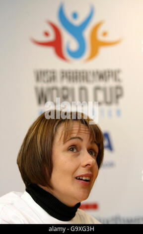 Dame Tanni Grey Thompson bei einer Pressekonferenz zur Visa Paralympic World Cup in Sportcity, Manchester. Stockfoto