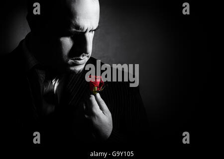 Porträt des Mannes, Pate-Charakter. Schwarz / weiß-Studio gedreht. Stockfoto