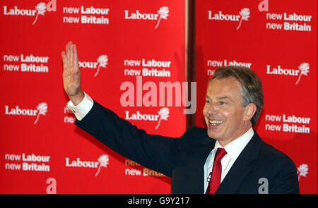 Großbritanniens Premierminister im Trimdon Labor Club in seinem Wahlkreis Sedgefield. Stockfoto