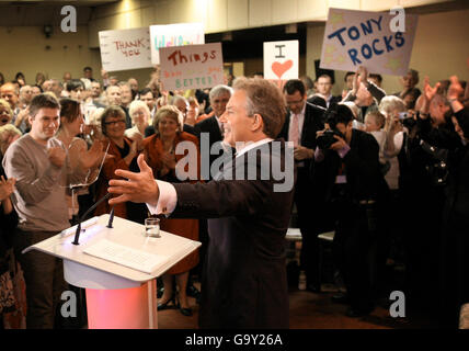 Premierminister Tony Blair kündigte heute im Trimdon Labor Club an, dass er am 27 2007. Juni als Premierminister abtreten werde. Stockfoto