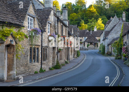 Am frühen Morgen in Castle Combe, die Cotswolds, Wiltshire, England Stockfoto