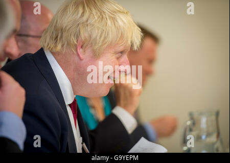 Der britische Premierminister Boris Johnson besuchte die Chumleigh-Schule in Devon, als er Staatssekretär war. Stockfoto